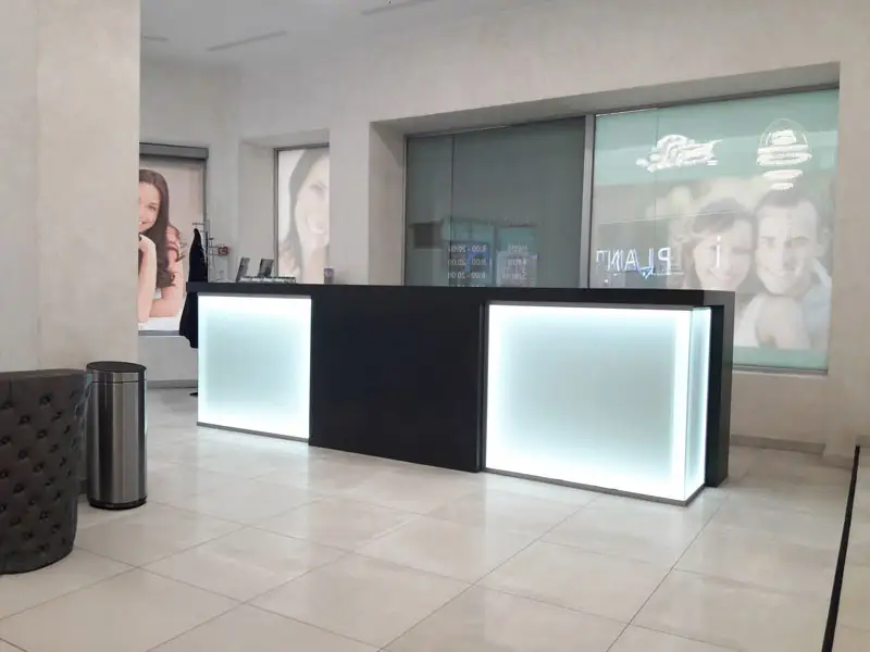 Implantcenter Budapest reception